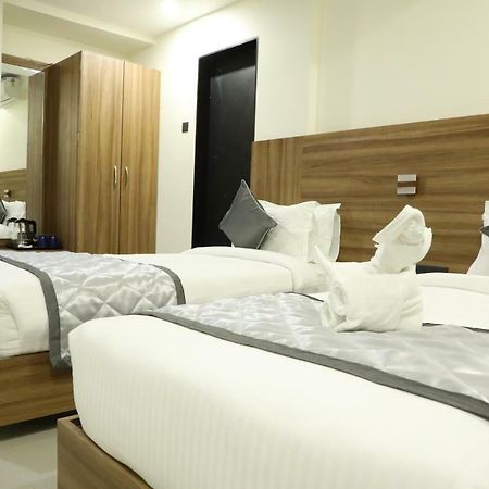 Kyriad Hotel Solapur By Othpl Eksteriør bilde