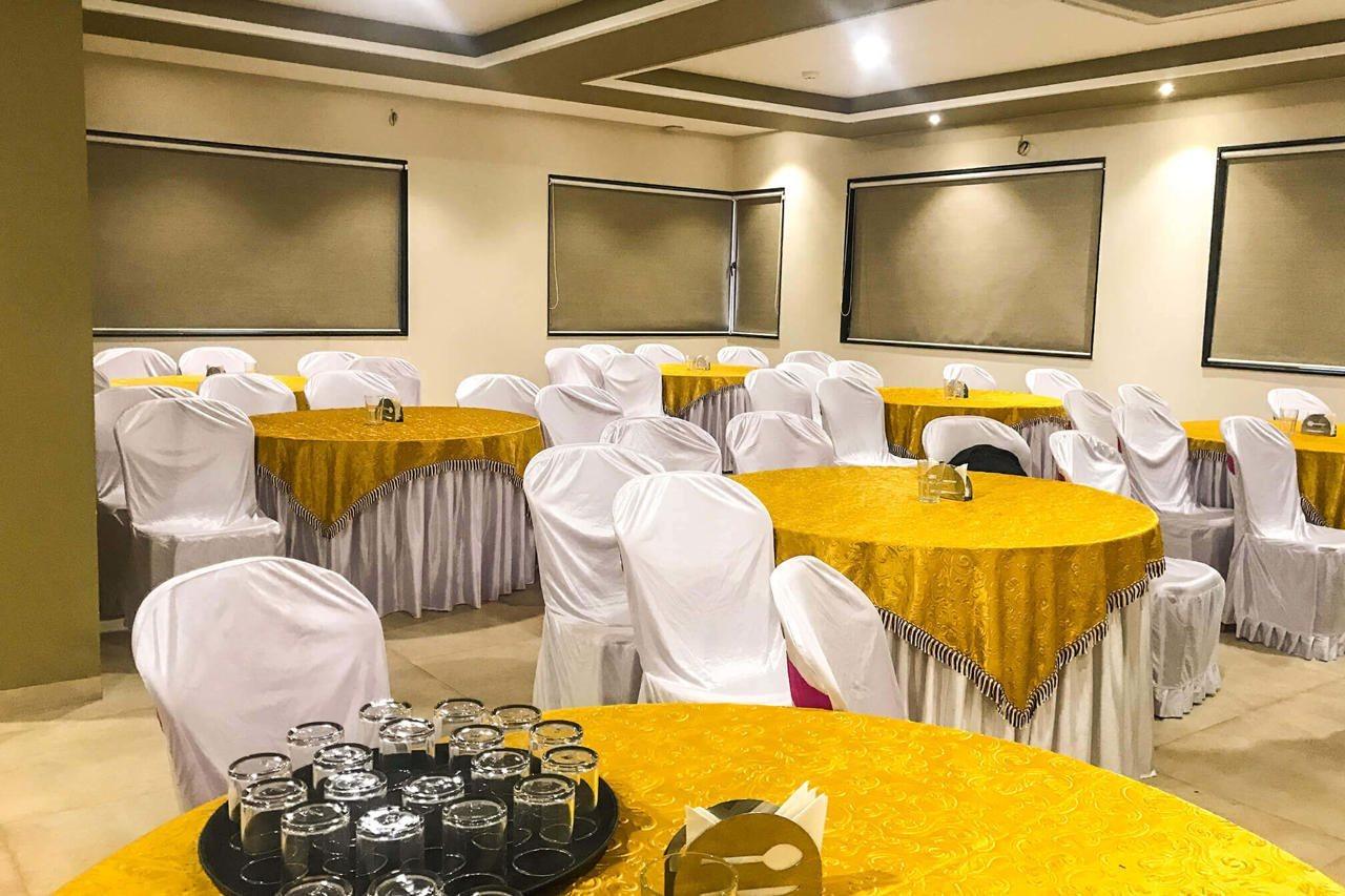 Kyriad Hotel Solapur By Othpl Eksteriør bilde