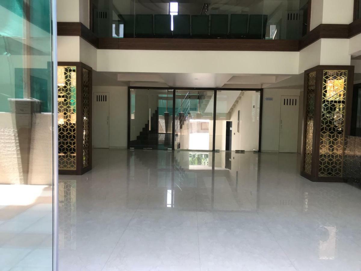 Kyriad Hotel Solapur By Othpl Eksteriør bilde