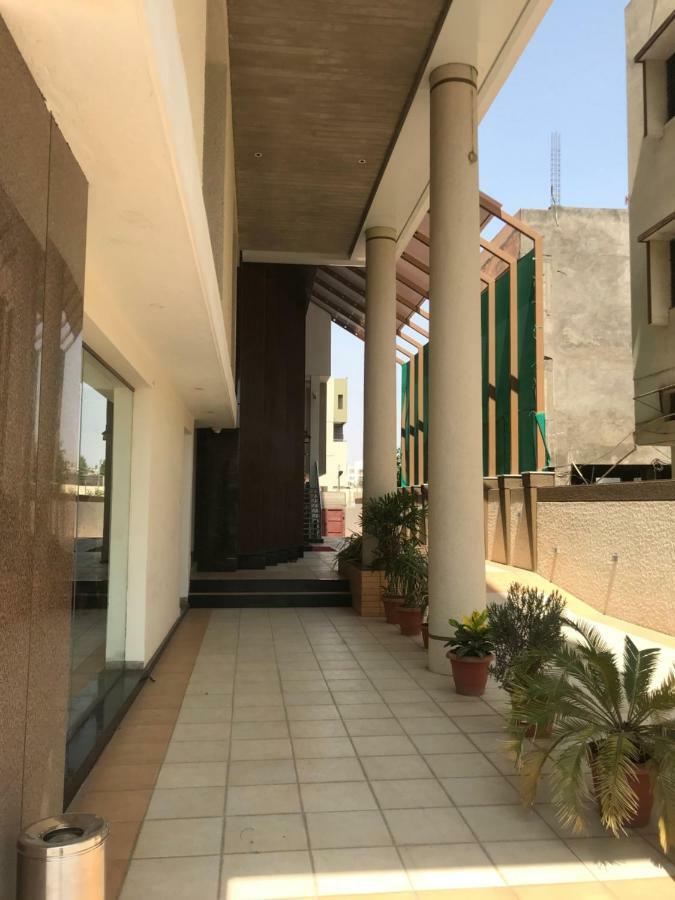 Kyriad Hotel Solapur By Othpl Eksteriør bilde