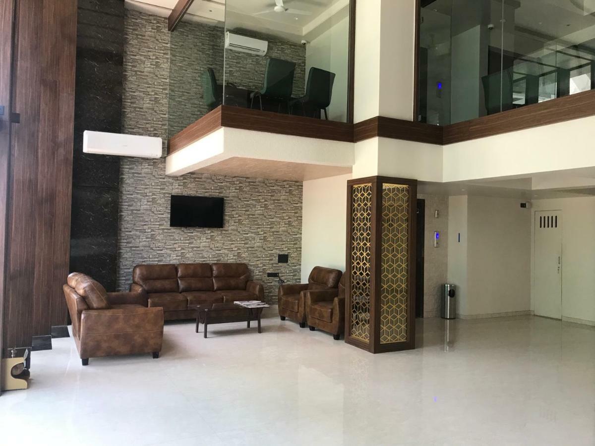 Kyriad Hotel Solapur By Othpl Eksteriør bilde