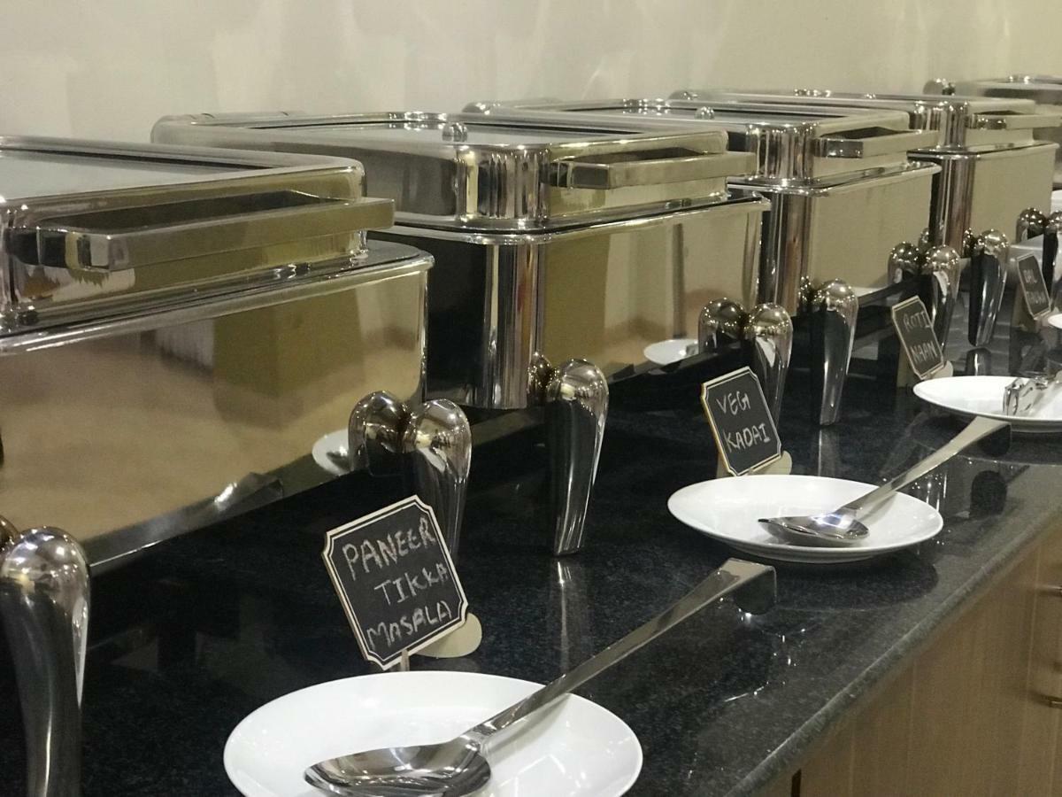 Kyriad Hotel Solapur By Othpl Eksteriør bilde