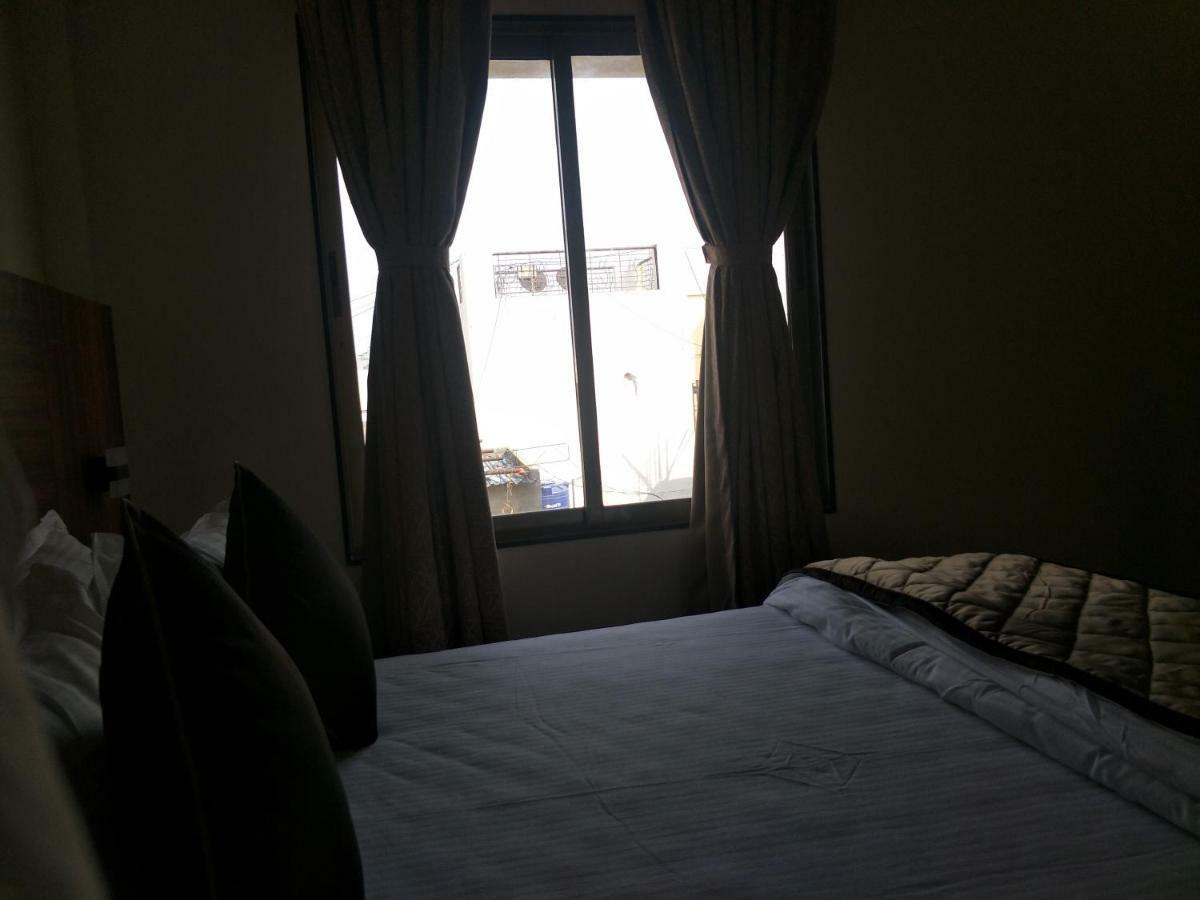 Kyriad Hotel Solapur By Othpl Eksteriør bilde