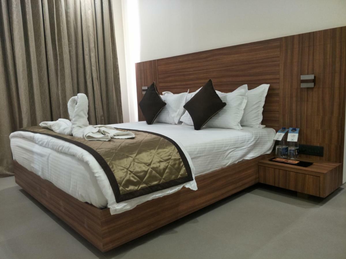 Kyriad Hotel Solapur By Othpl Eksteriør bilde